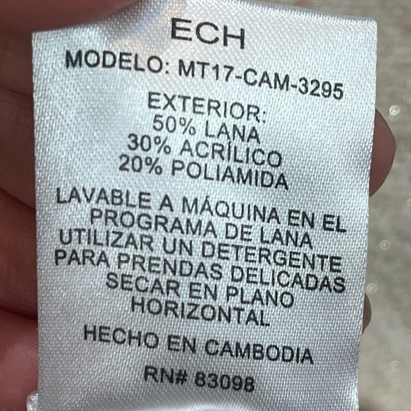 Cavalini Women's Button Cardigan Sweater xs Pockets Metallic Thread Shimmer - Picture 5 of 16